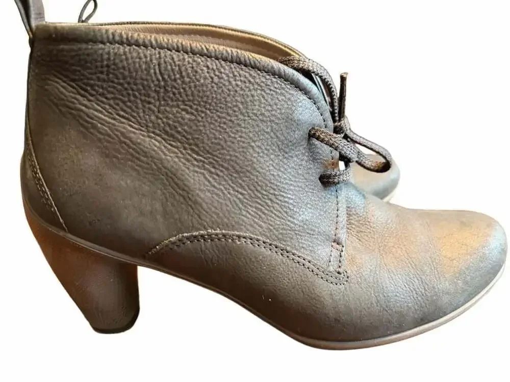 Ecco Black Leather Lace-Up Ankle Booties with Chunky Heel